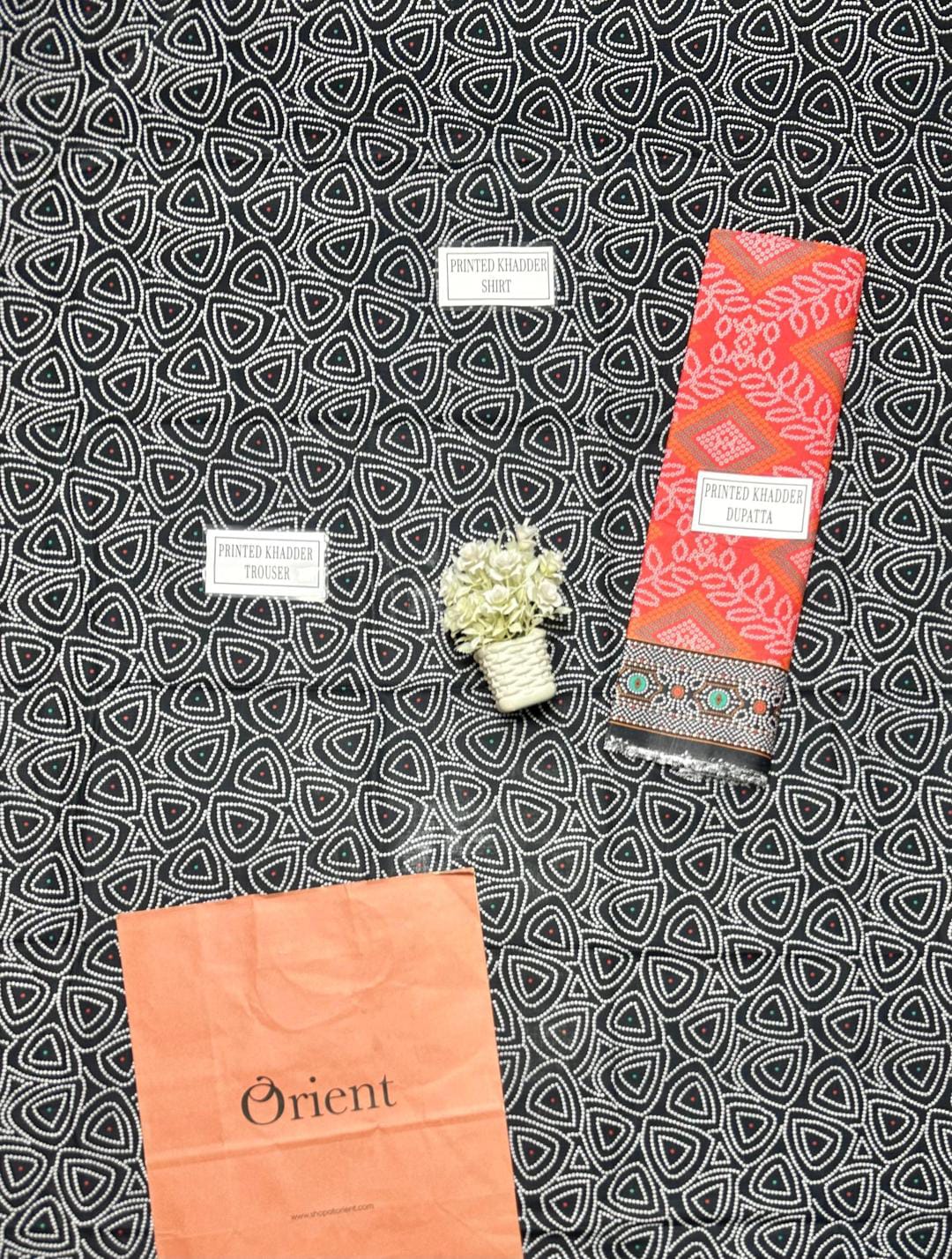 3 Pcs Women's Unstitched Khaddar Printed Suit